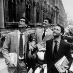 Renato Sironi, Alberto Sironi e Massimiliano Bianchini, soci fondatori di Alpha Test, davanti all'Università di Milano (photo credit: Carlo Orsi, 1997)